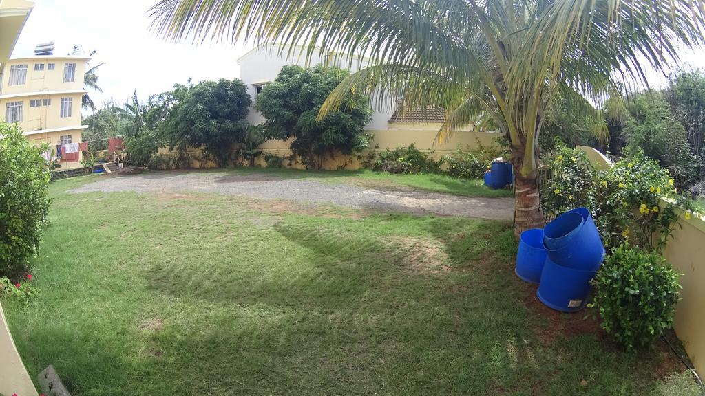 Allamanda Apartments - 100M Bain Boeuf Beach Exterior photo