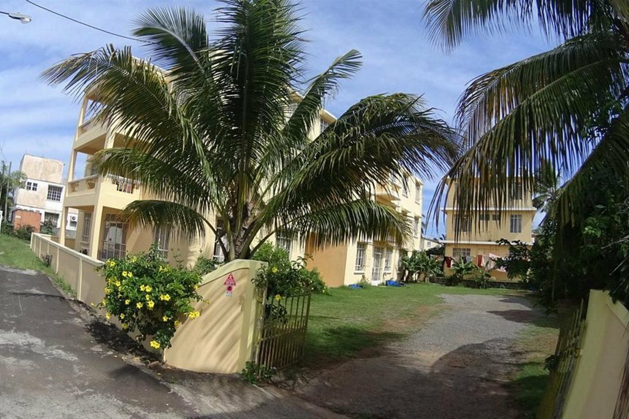 Allamanda Apartments - 100M Bain Boeuf Beach Exterior photo